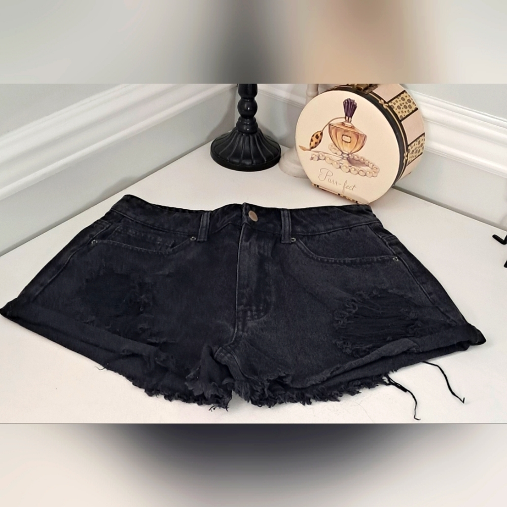 Fashion Nova Black Tske Me To A Concert Denim Shorts Sz 29 NWT